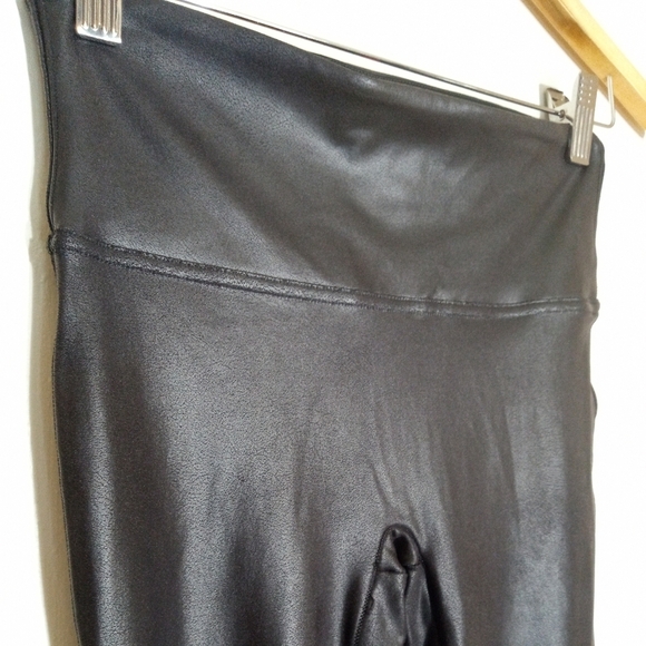 Spanx faux leather compression leggings women size small - Picture 4 of 9